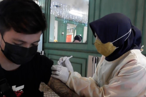 Geliatkan perekonomian, vaksinasi sasar pekerja mal di Semarang