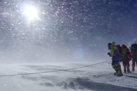 Pendaki gunung di Tibet bisa pesan makanan di ketinggian 6.500 meter