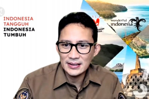 Kemenparekraf buka sentra vaksinasi di Poltekpar Medan