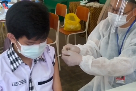Berkeinginan tatap muka, 1.500 siswa jalani vaksinasi&nbsp;