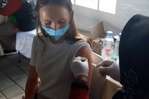 Kemenparekraf ajak pelaku ekraf sosialisasikan vaksin dan prokes