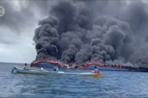 Satu kapal penumpang terbakar di perairan Bombana Sultra