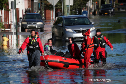 Sisa badai Ida sebabkan banjir di New York
