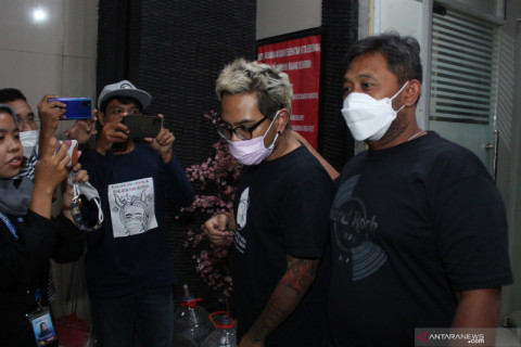 Komika Coki Pardede akan menjalani rehabilitasi di RSKO Cibubur