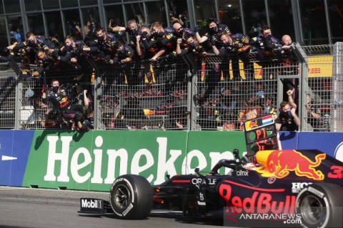 Verstappen rajai F1 GP Belanda