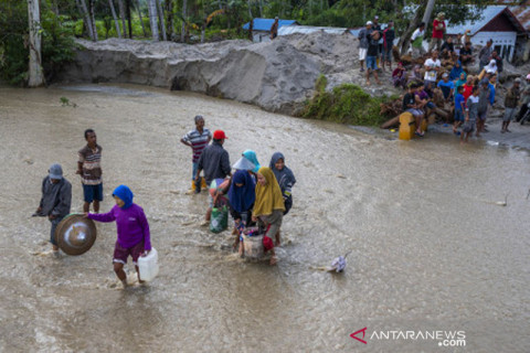 Korban Banjir bandang susulan Desa Rogo Sulteng
