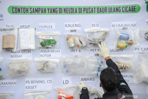 Pusat daur ulang sampah di Bandung