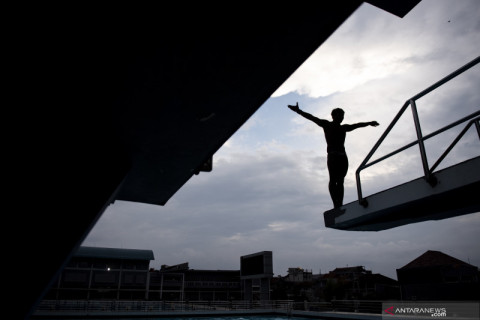 Latihan atlet loncat indah Jawa Barat