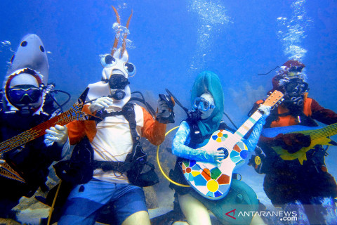 Festival musik bawah air di Florida