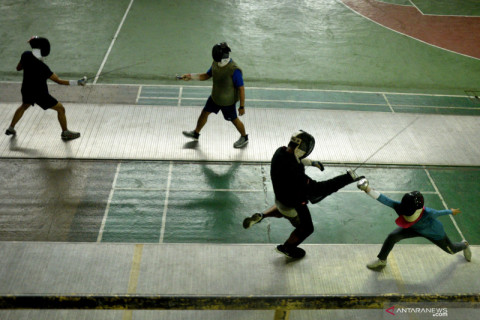 Latihan atlet anggar Sulsel untuk PON