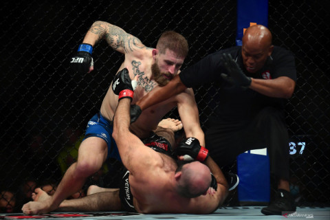 UFC 266: Chris Daukaus menang TKO atas Shamil Abdurakhimov