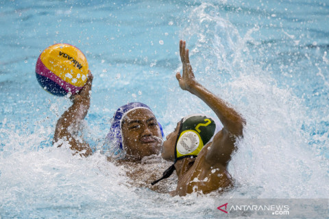 PON Papua : Polo air Papua melawan Jatim