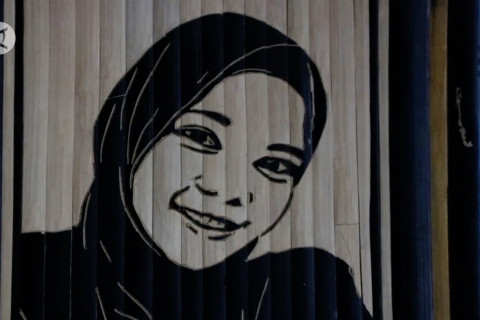 Sketsa wajah dari bambu hasilkan jutaan rupiah