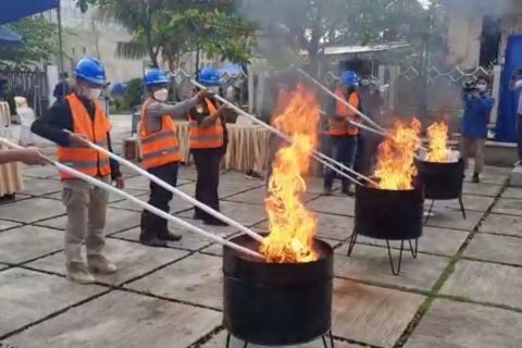 Loka Monitor SFR Kendari musnahkan perangkat telekomunikasi ilegal