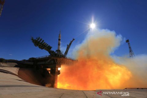 Soyuz MS-19 bawa sutradara dan aktris Rusia ke luar angkasa