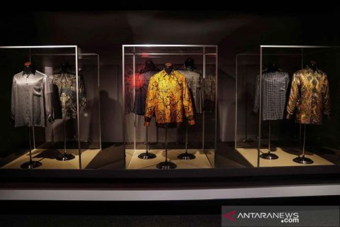 Lelang amal barang milik Nelson Mandela