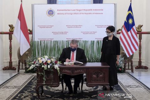 Pertemuan bilateral Menlu Indonesia dan Malaysia