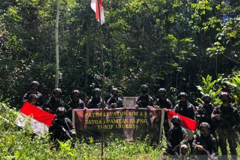 Satgas Pamtas Yonif 131 patroli patok negara RI-PNG