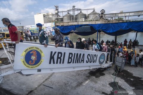 Open ship KRI Bima Suci di Cilacap