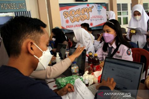 Vaksinasi pelajar di Makassar
