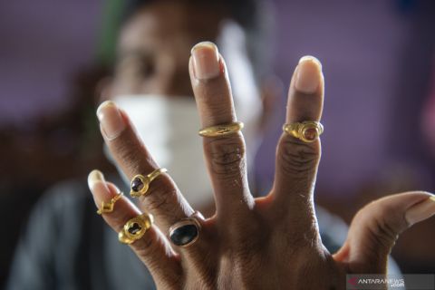 Penemuan Perhiasan Emas Peninggalan Masa Kerajaan Sriwijaya