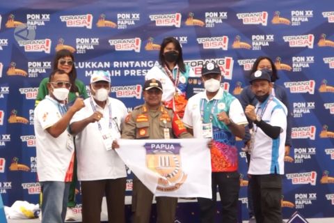 Papua rebut emas selam laut 6.000 meter finswimming putri