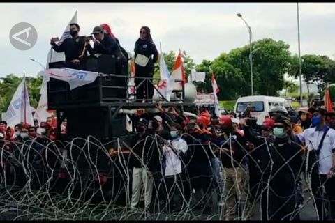 Pemprov Jatim perjuangkan kenaikan UMP 2022