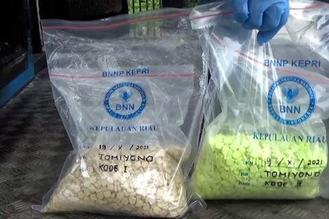 BNNP Kepri musnahkan 9.806 ekstasi dan 265 gram sabu