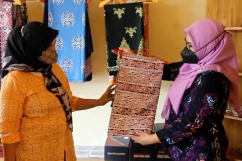 Terus berinovasi, UMKM batik Medan kembali bergeliat