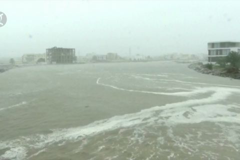 Topan Shahin hantam Oman, ribuan warga dievakuasi darurat