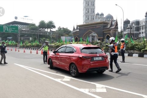 Ganjil genap diterapkan, arus Puncak Bogor ramai lancar