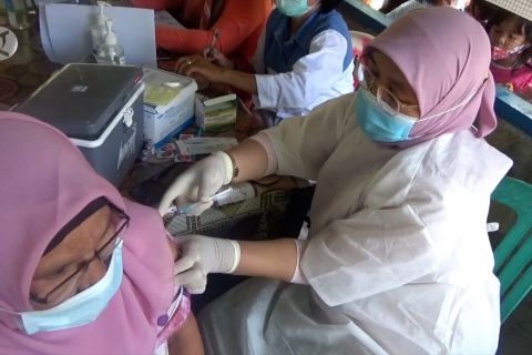 Remaja Bukit Gado-gado Padang bantu sukseskan vaksinasi