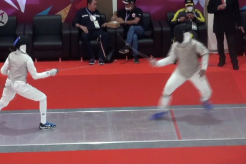 Perebutan 12 medali emas dari anggar PON XX dimulai