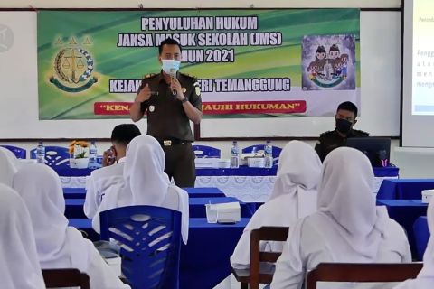 Jaksa masuk sekolah, agar pelajar melek hukum