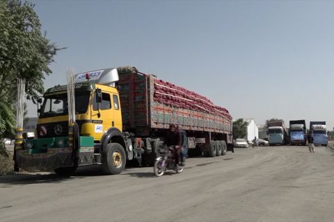 Konvoi truk kargo berangkat dari Afghanistan menuju Eropa