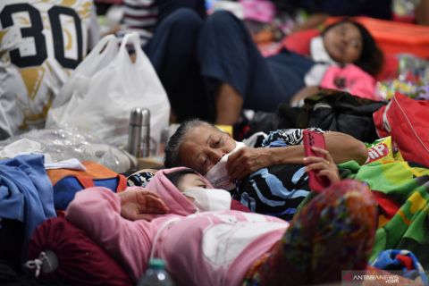 Pengungsi bencana banjir bandang di Malang