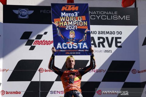 Pedro Acosta juara Moto3 2021
