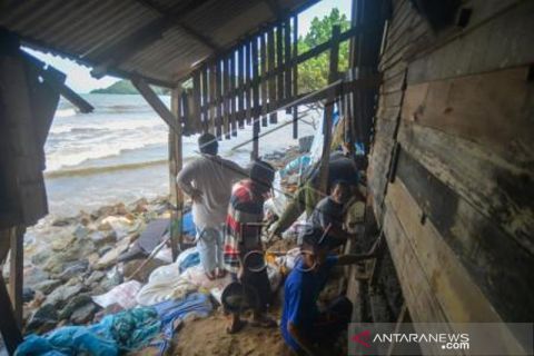 Abrasi Pantai Air Manis
