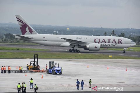 Logistik World Superbike tiba di bandara internasional Lombok