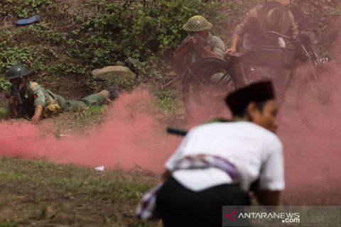 Drama teatrikal peringatan Hari Pahlawan di Benteng Kedung Cowek Surabaya