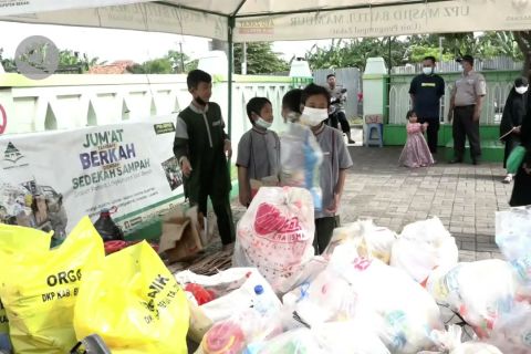 Ubah perilaku masyarakat untuk atasi masalah sampah
