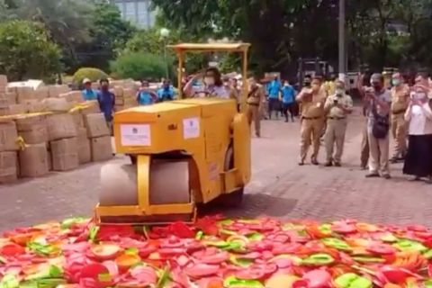 Dinas PPKUKM&nbsp;DKI musnahkan 158.488 produk melamin
