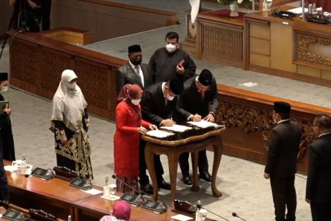 DPR RI serahkan arsip kepada ANRI