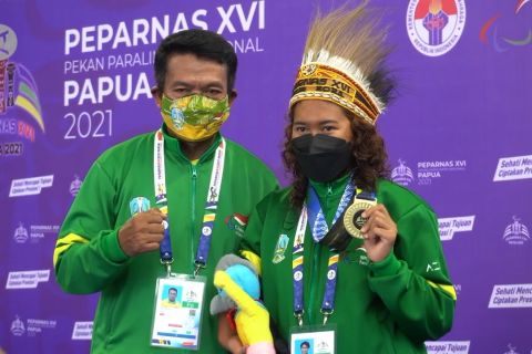 Mutiara Cantik asal Jatim pecahkan rekor pararenang Peparnas