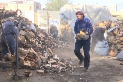 Afghanistan mempersiapkan musim dingin di tengah kelumpuhan ekonomi