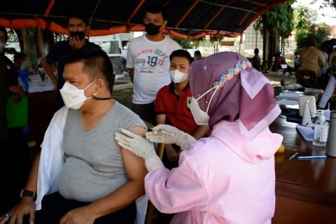 Dinkes Sumbar kejar capaian vaksinasi di Hari Kesehatan Nasional