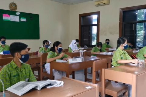 Gibran larang anak berseragam sekolah masuk mal dan fasilitas umum
