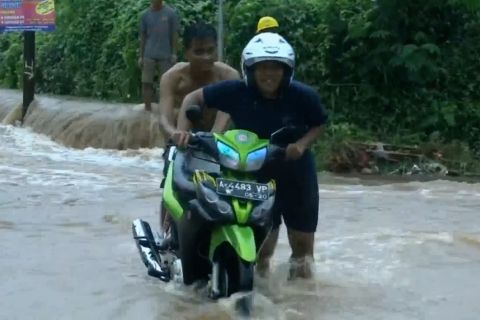 Polres Cilegon siapkan alat evakuasi bencana waspadai dampak la nina