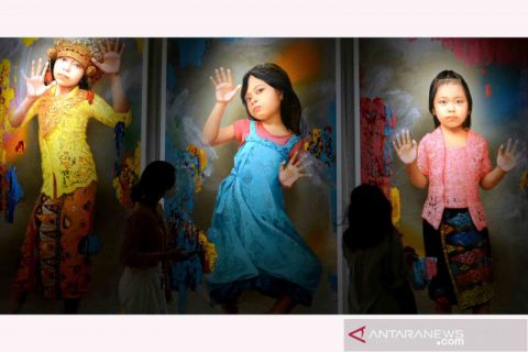 "10 Fine Art" community exhibition