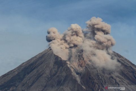 Status Gunung Semeru masih Waspada